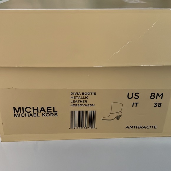 NIB Michael Kors Divia Bootie Silver Metallic Leather - Picture 3 of 3